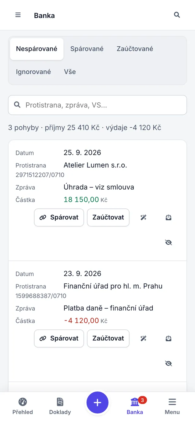Banka na telefonu: přepínač stavů pohybů, nespárované pohyby jako karty s tlačítky Spárovat a Zaúčtovat a dolní lišta s aktivní položkou Banka a počtem nespárovaných pohybů.