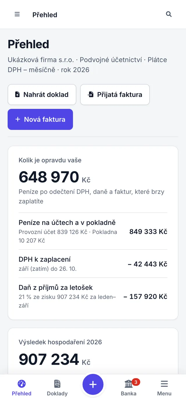Přehled na telefonu s horní lištou Salda a spodní lištou Přehled, Doklady, plus, Banka a Menu.