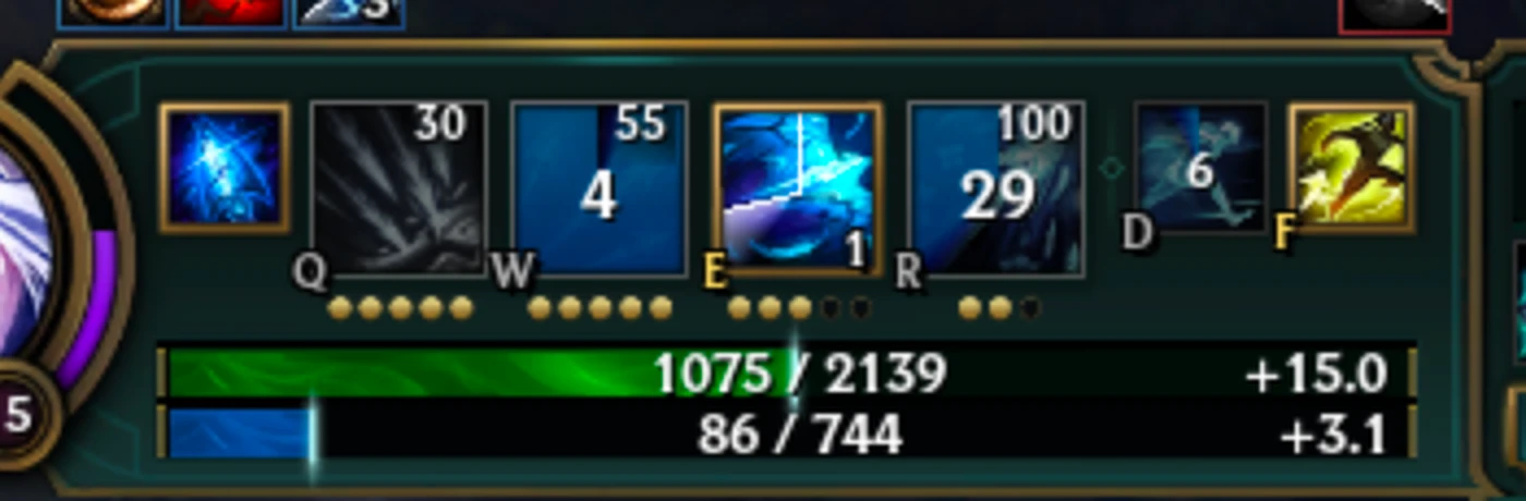 Ashe's ability bar: E and Flash have a gold frame, Q, W, R and the D spell do not.